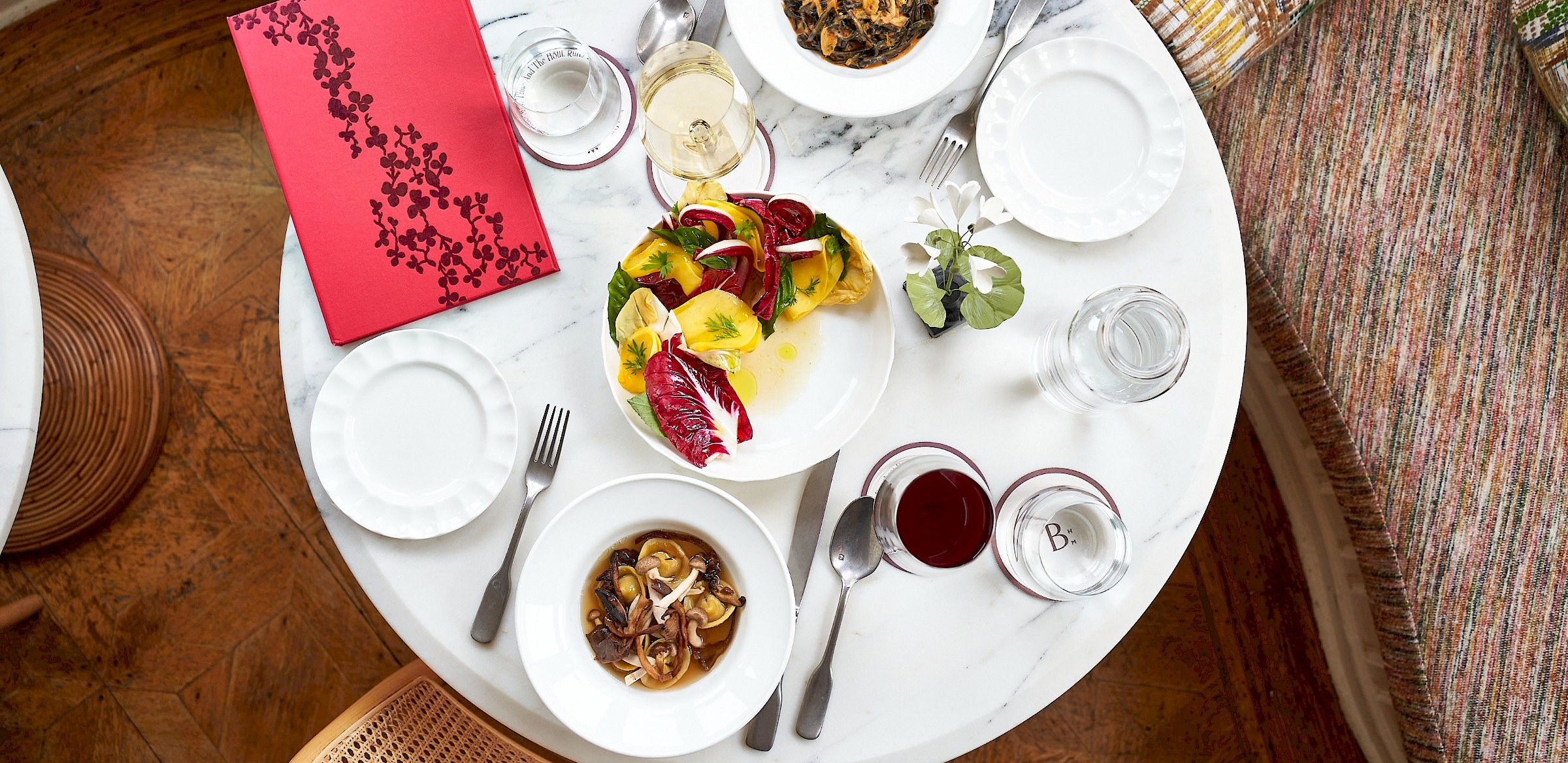 A plate of perfectly shucked oysters